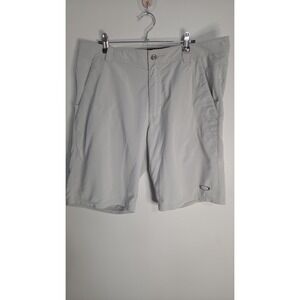 Oakley Shorts Mens 34W 9" Tan Beige Chino Regular Fit Golf Casual Performance